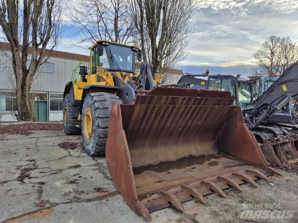 Volvo L 220 H Фронтальні навантажувачі