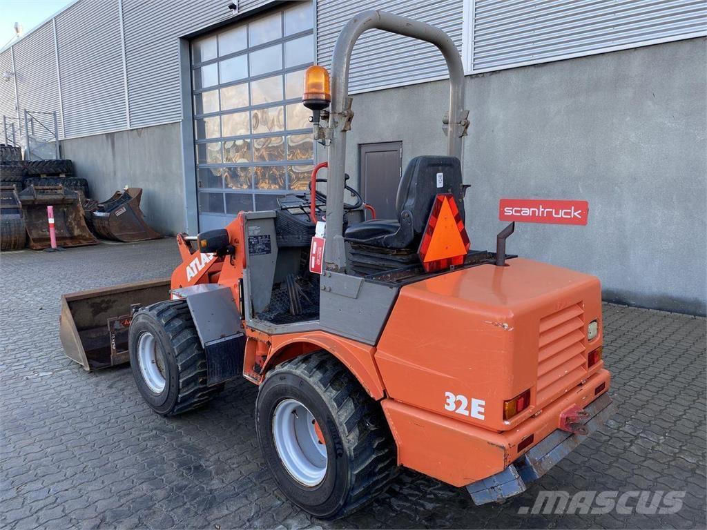 Atlas AR32E Багатофункціональне обладнання для вантажних і землекопальних робіт