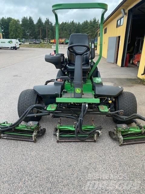 John Deere 7500A Самохідні газонокосарки