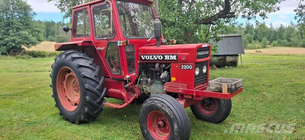 Volvo BM 2200 Трактори