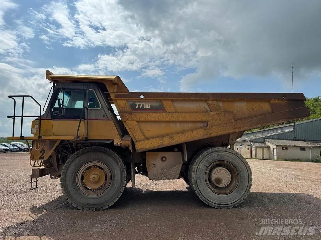 CAT 771D Міні самоскиди