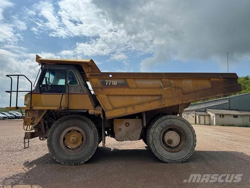 CAT 771D Міні самоскиди