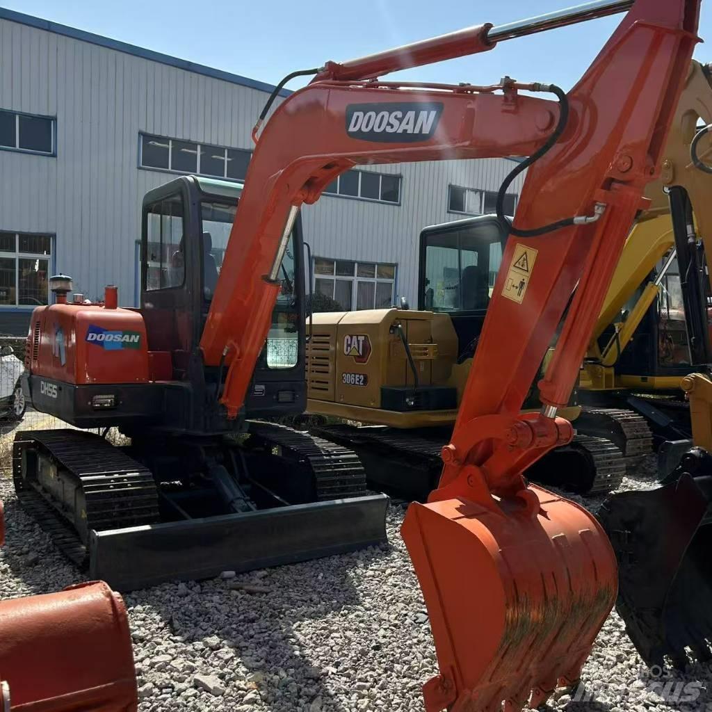 Doosan 55 Гусеничні екскаватори