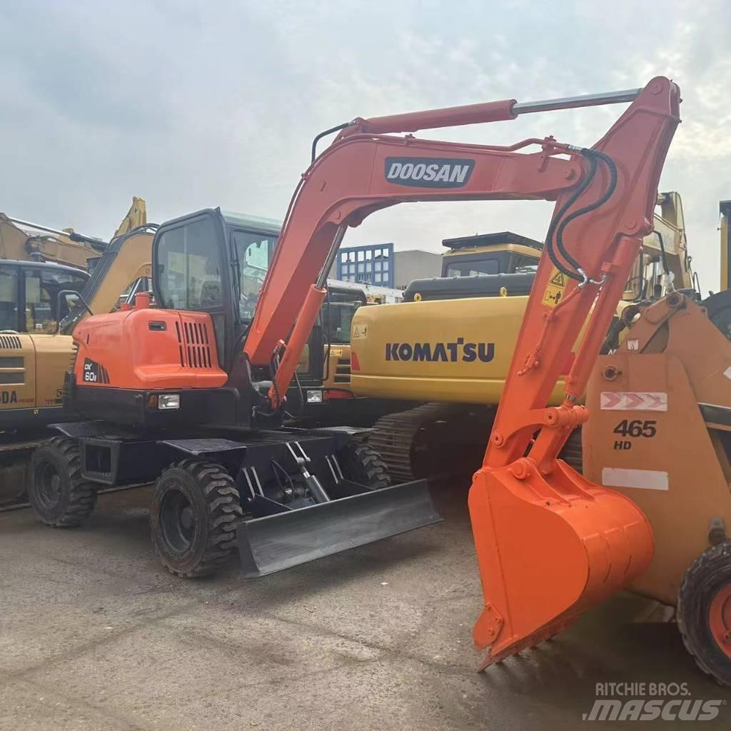 Doosan DX60W Колісні екскаватори