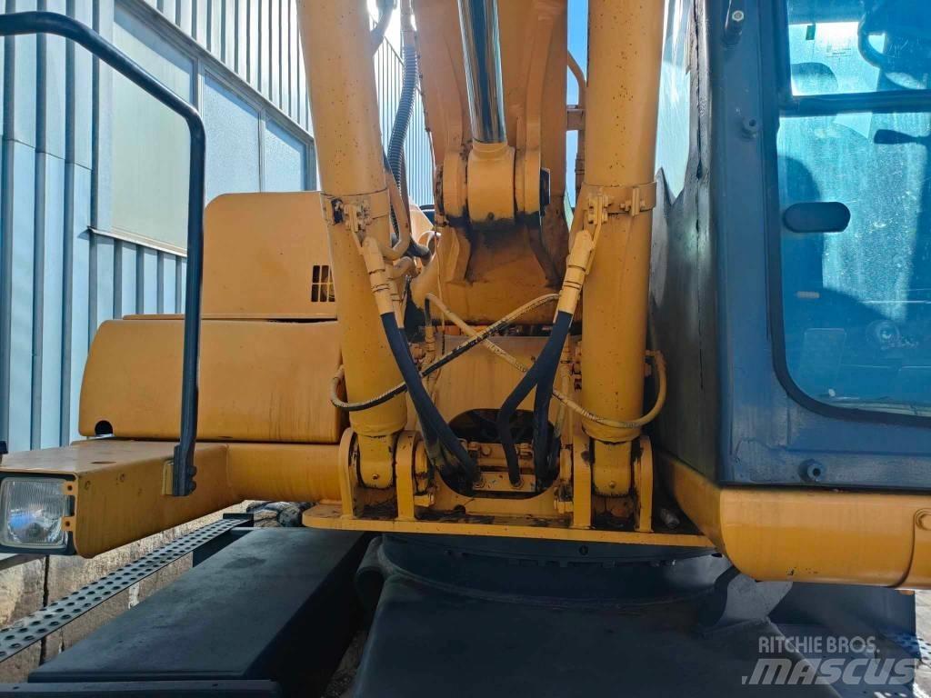 Komatsu PW 130ES-6K Колісні екскаватори