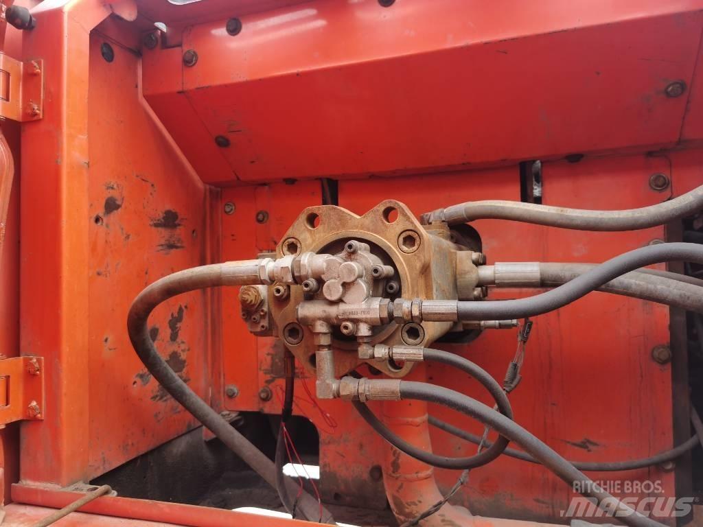 Doosan DX 300 LC Гусеничні екскаватори