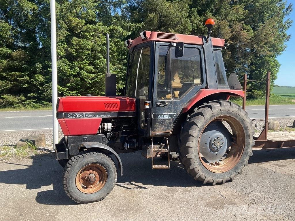 Case IH 685 XL Трактори
