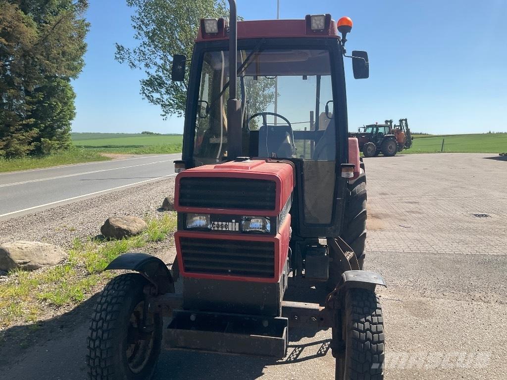 Case IH 685 XL Трактори