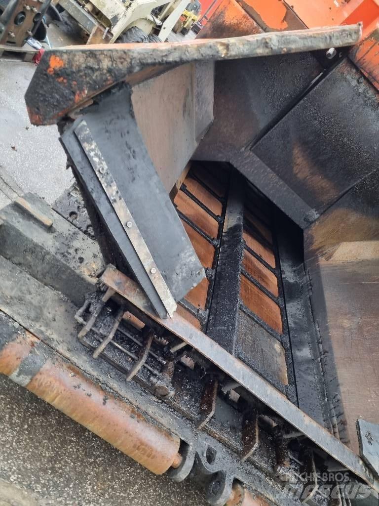 ABG Titan 8820 Асфальтовкладачі