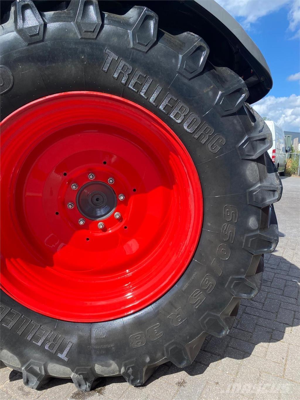  B-Tractor Трактори