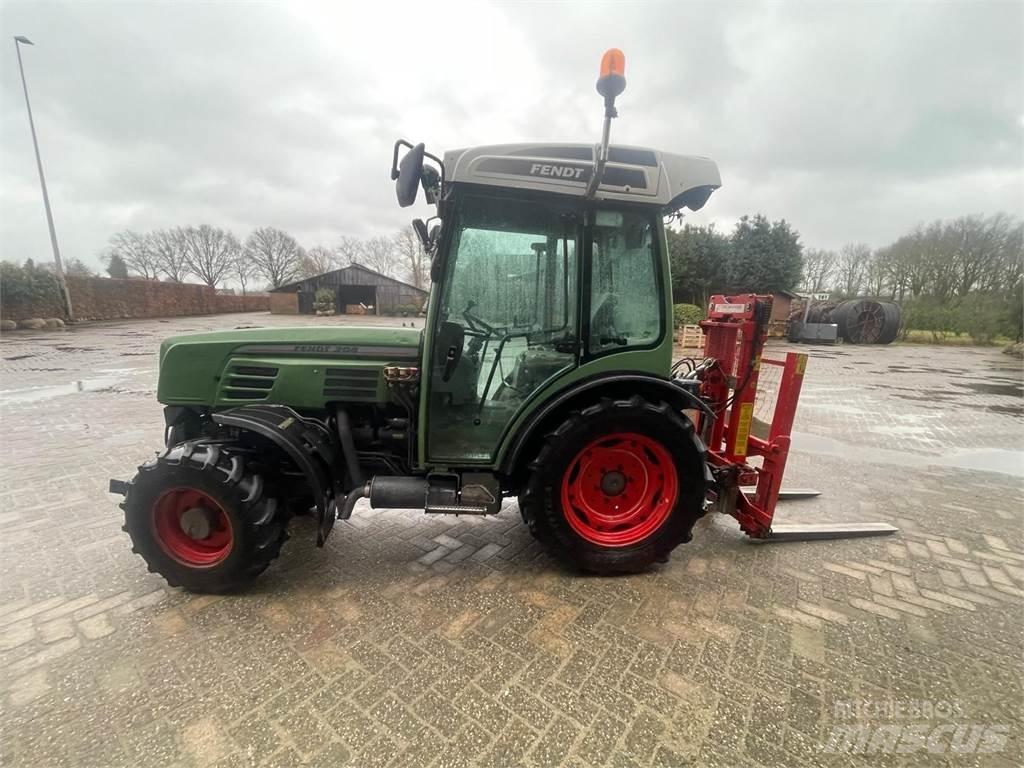 Fendt 208V Трактори