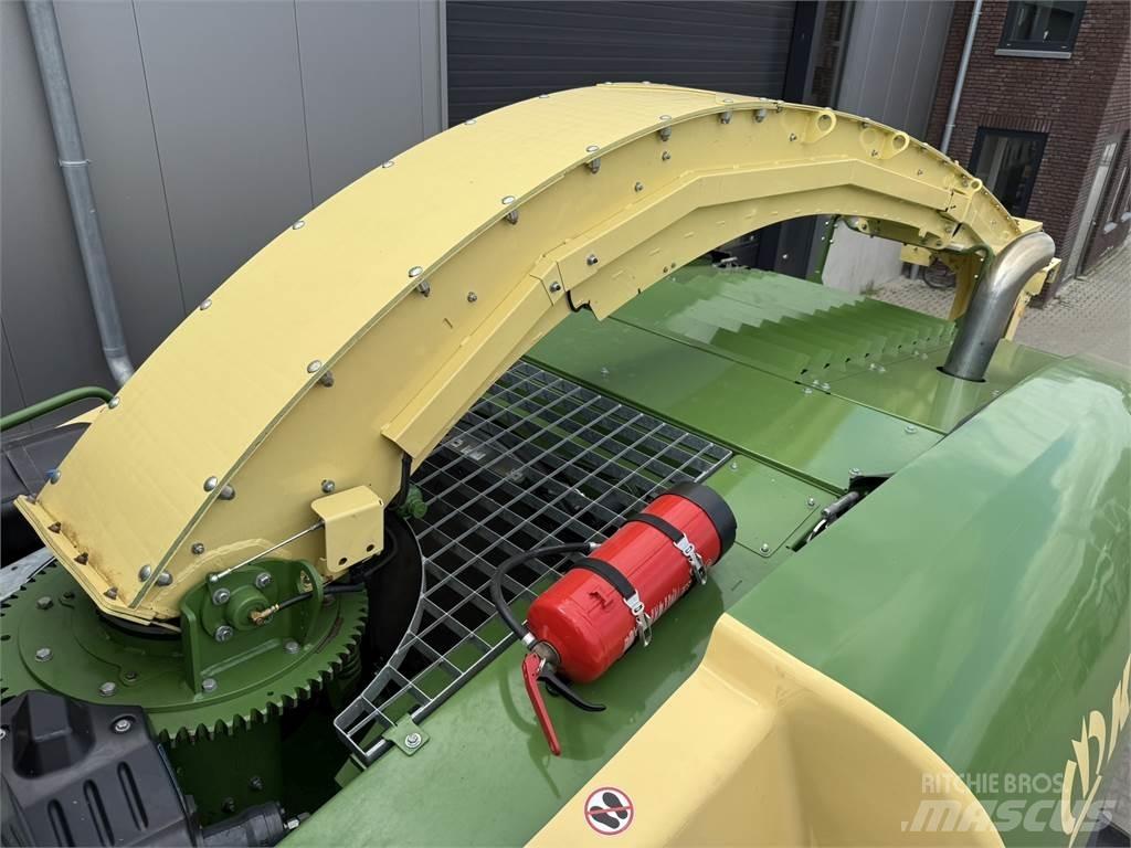 Krone BigX 630 Роздрібнювачі, різаки і розпаковувачі тюків