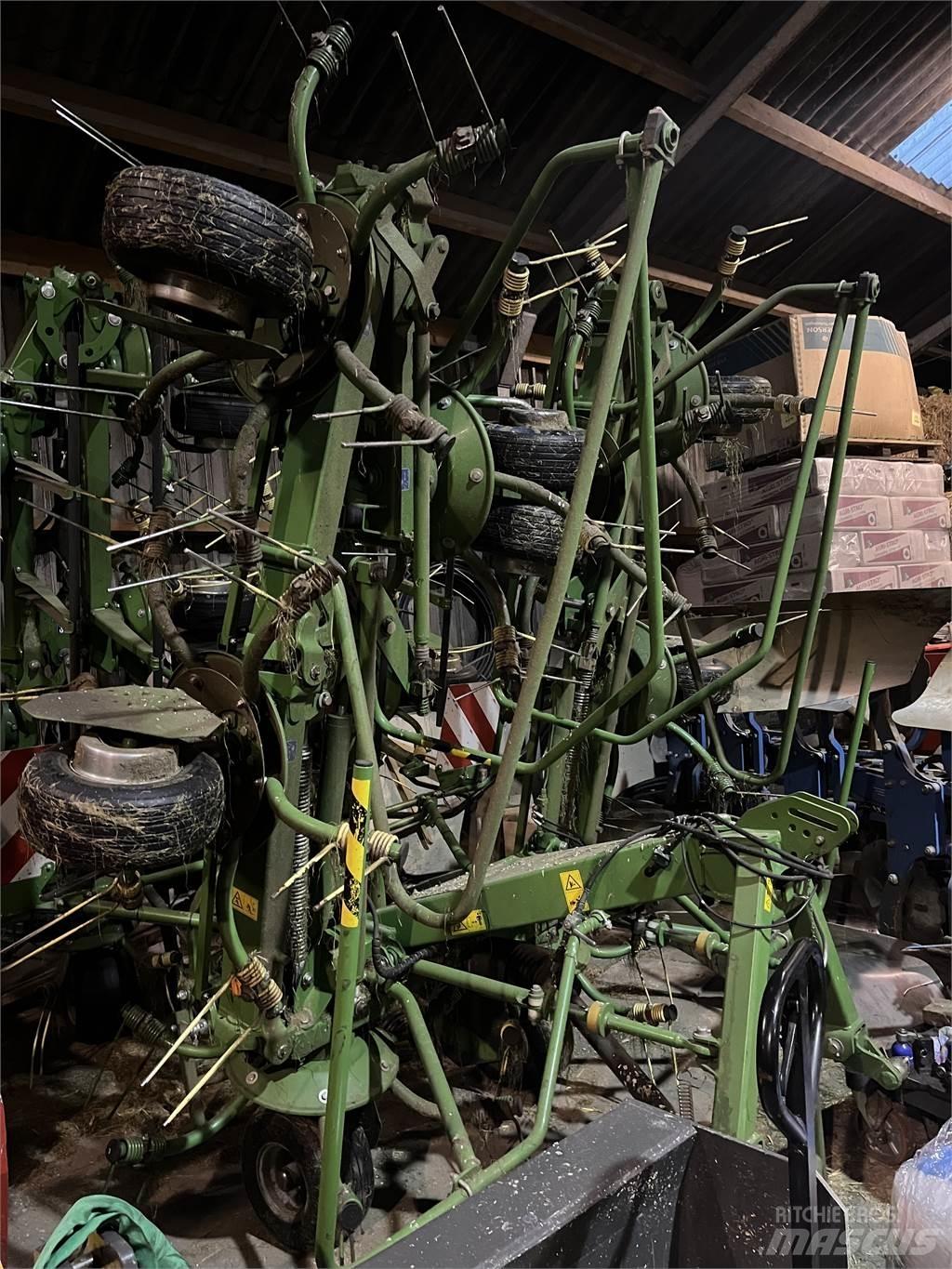 Krone KW 8.82 Граблі і сінозворушувачі