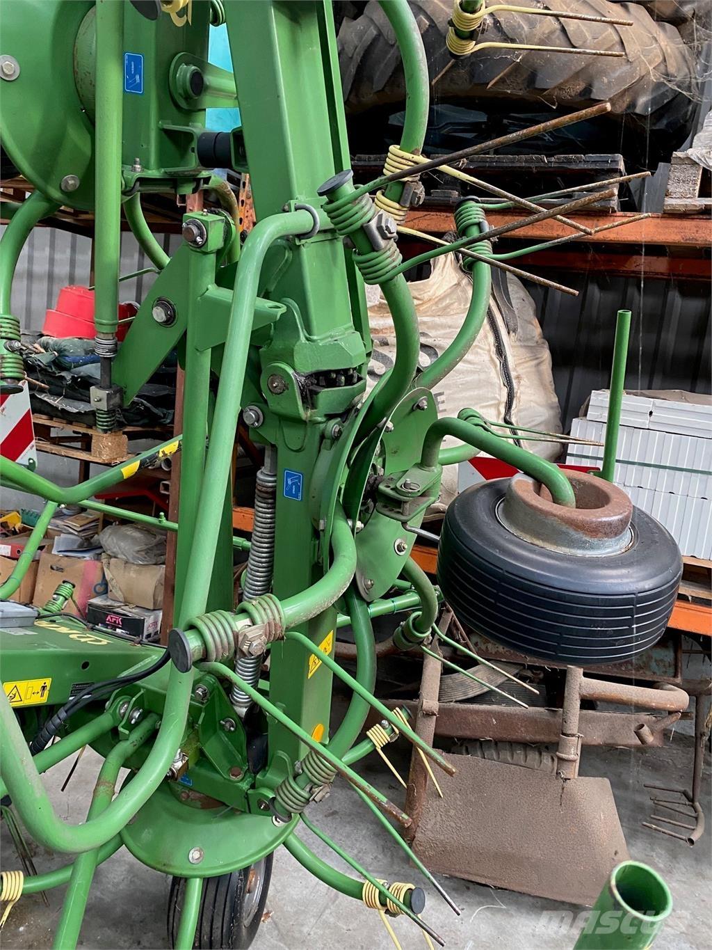 Krone KW 8.82 Граблі і сінозворушувачі