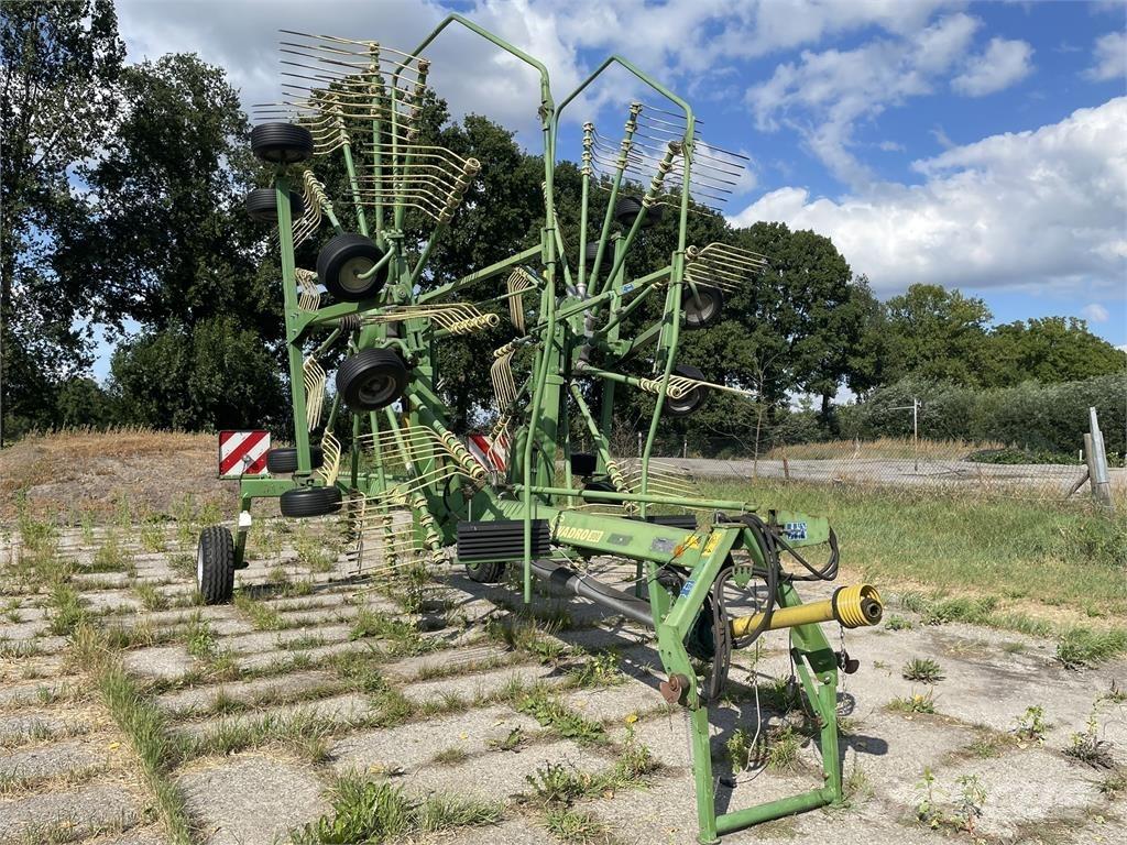 Krone Swadro 900 Граблі і сінозворушувачі