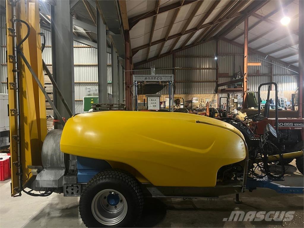  KWH Mistral 1500 Причіпні обприскувачі
