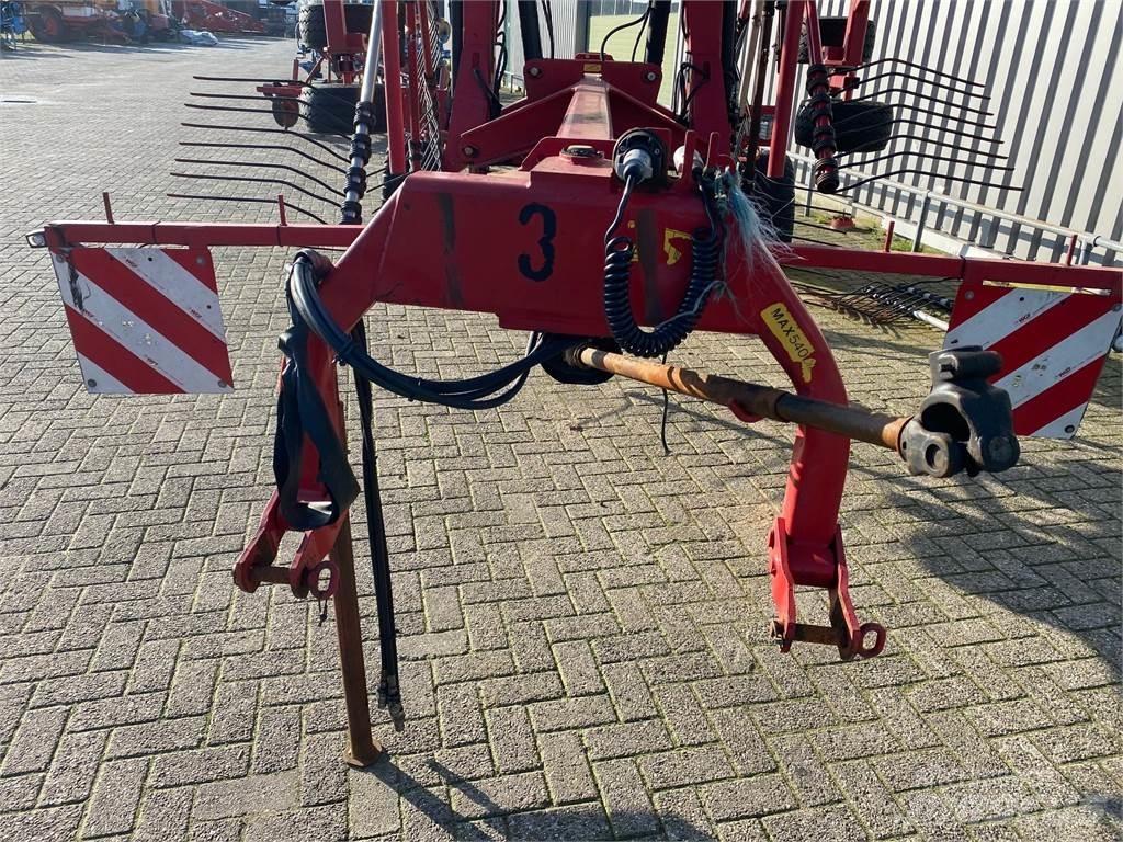 Lely hibiscus 915 Граблі і сінозворушувачі