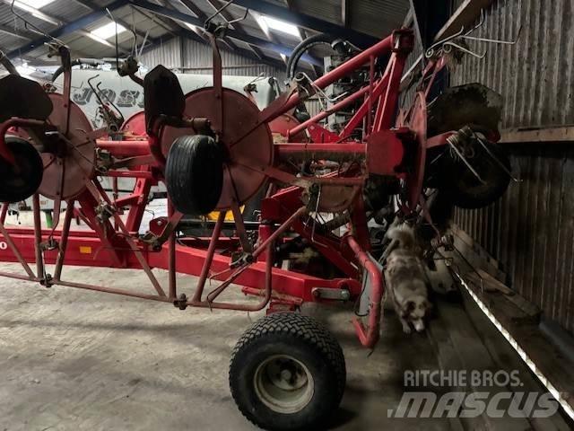 Lely Lotus 1020 Граблі і сінозворушувачі