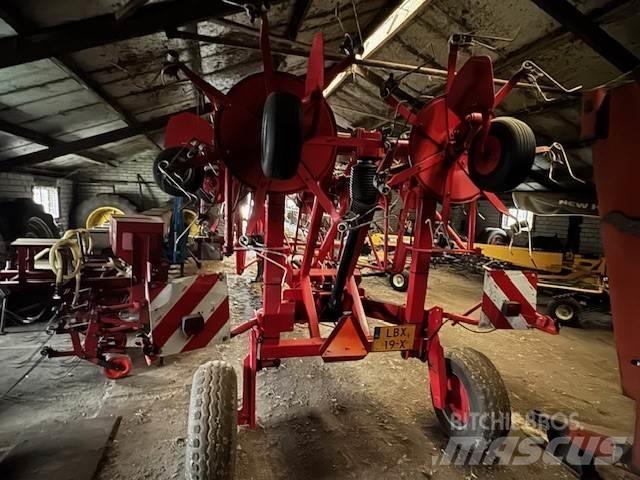 Lely Lotus 1020 Граблі і сінозворушувачі