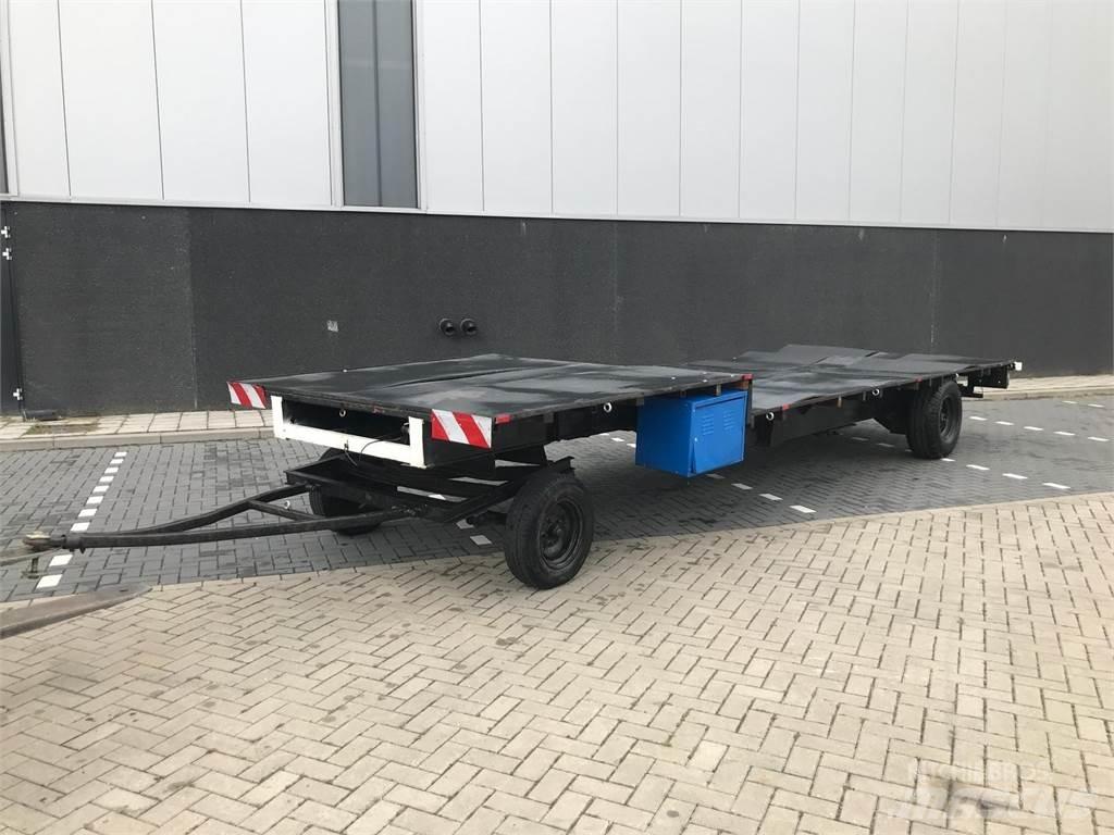  Platte wagen Трейлери для транспортування тварин