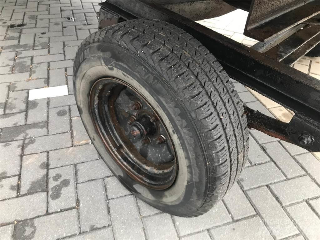  Platte wagen Трейлери для транспортування тварин