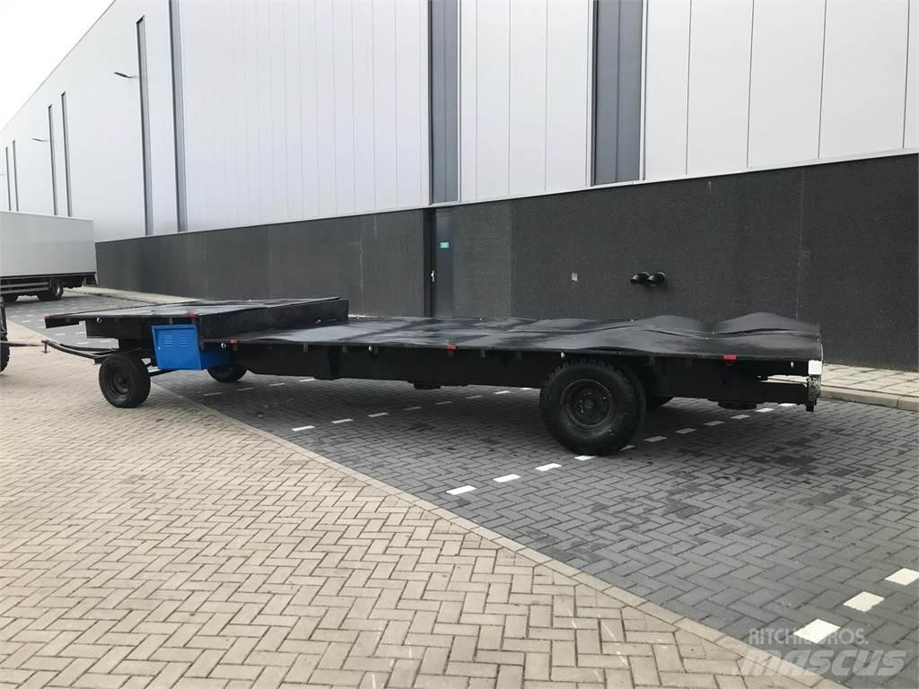  Platte wagen Трейлери для транспортування тварин
