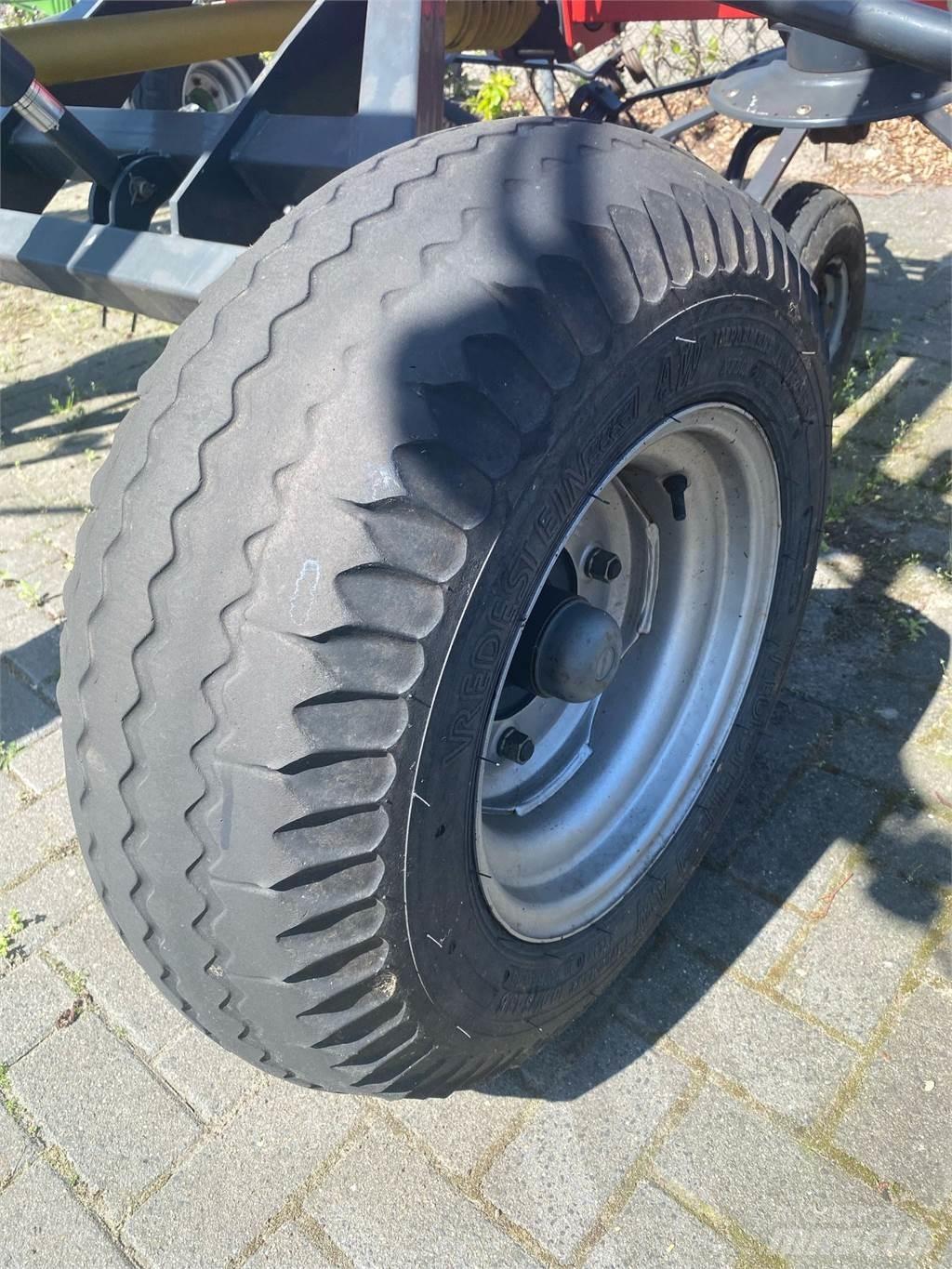 Vicon Fanex 1103 C Граблі і сінозворушувачі