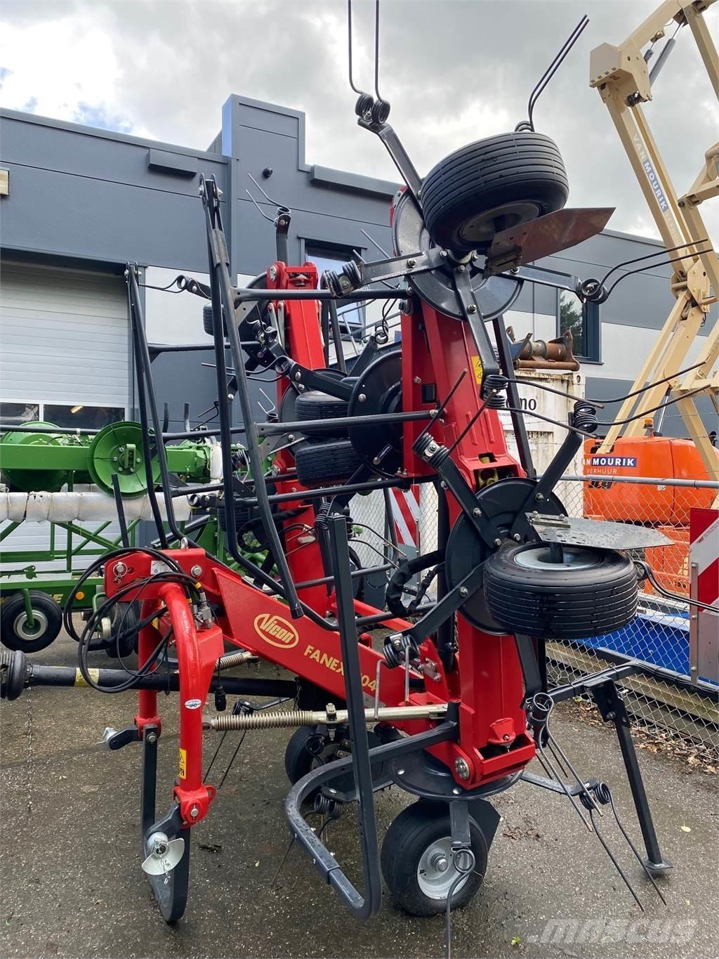 Vicon Fanex 804 Граблі і сінозворушувачі