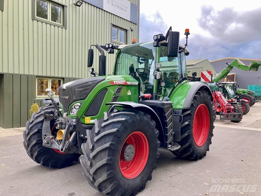 Fendt 724 Profi Plus Трактори
