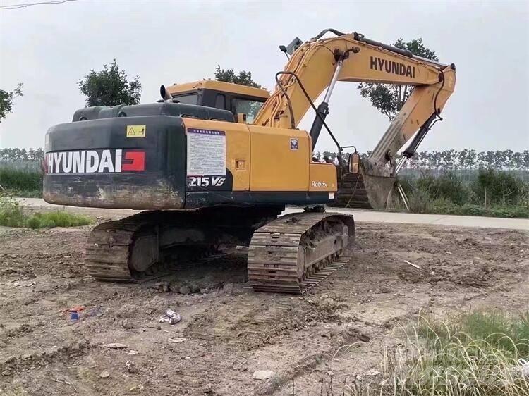 Hyundai R215VS Колісні екскаватори