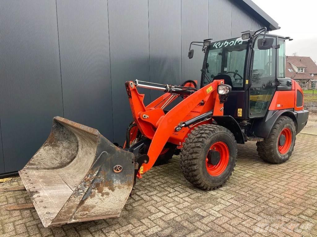 Kubota R065 Фронтальні навантажувачі