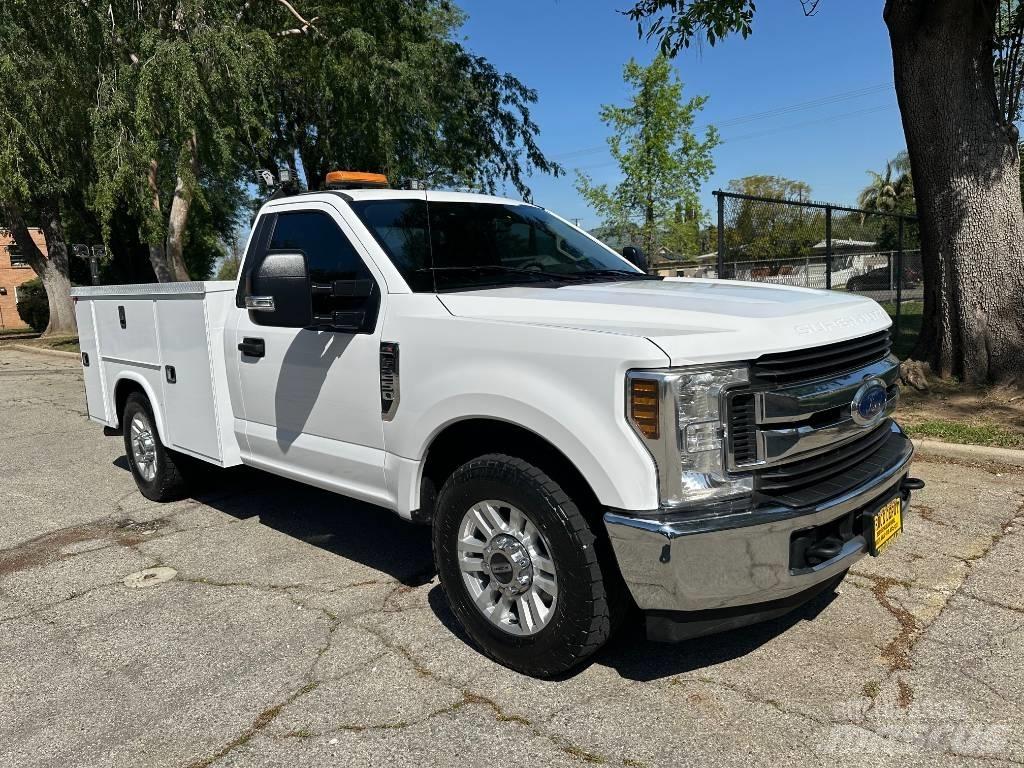 Ford F250 Пікапи / Бічне розвантаження
