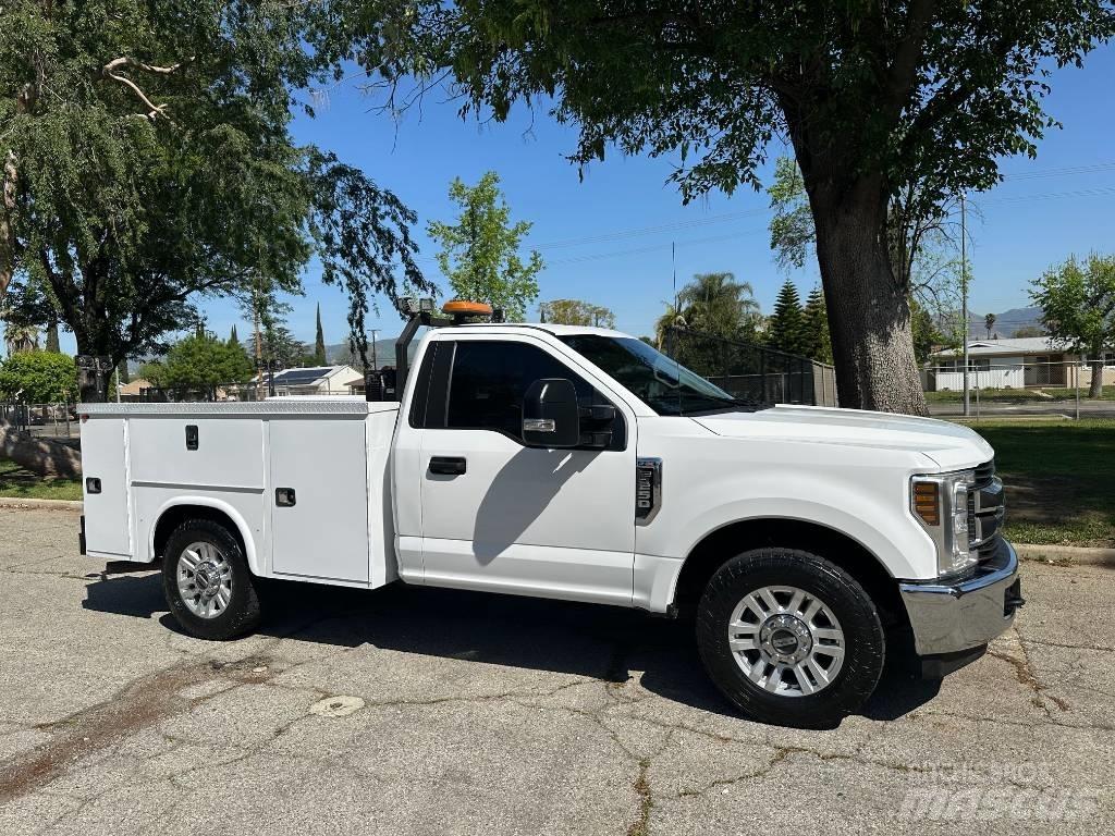 Ford F250 Пікапи / Бічне розвантаження