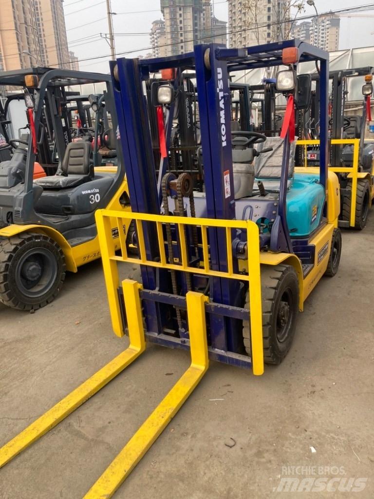 Komatsu FD25 Дизельні навантажувачі