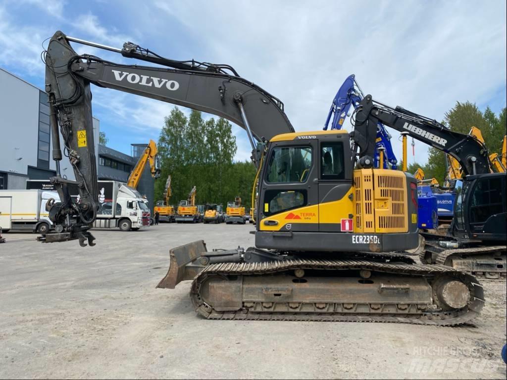 Volvo ECR 235 Гусеничні екскаватори