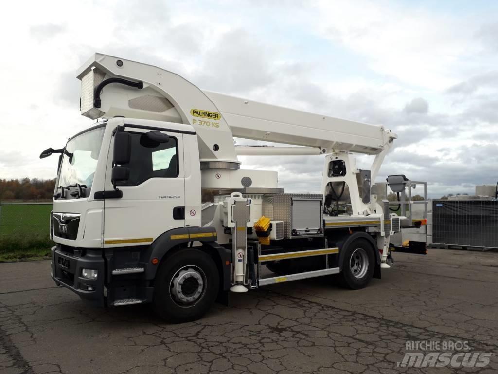 Palfinger P 370 KS Автовишки на базі вантажівки