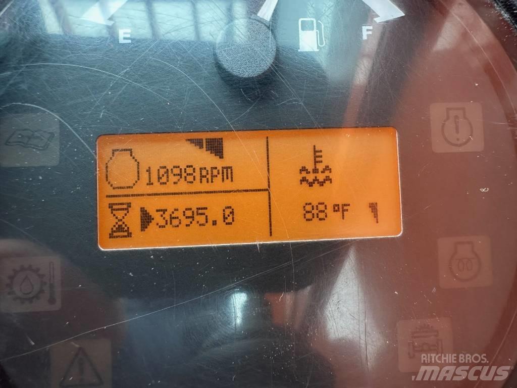 SkyTrak 8042 Телескопічні навантажувачі