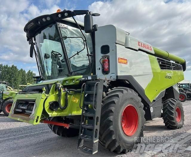 CLAAS LEXION 7400 Зернозбиральні комбайни