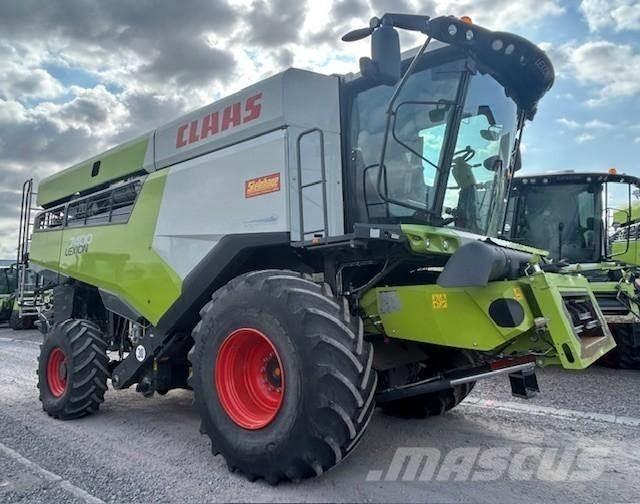 CLAAS LEXION 7400 Зернозбиральні комбайни
