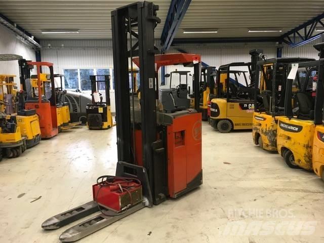 BT SRE 160 Самохідні електроштабелери