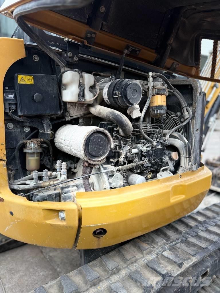 CAT 302.7 D CR Міні-екскаватори < 7т
