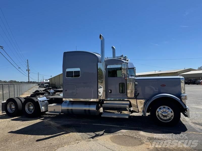 Peterbilt 389 Тягачі