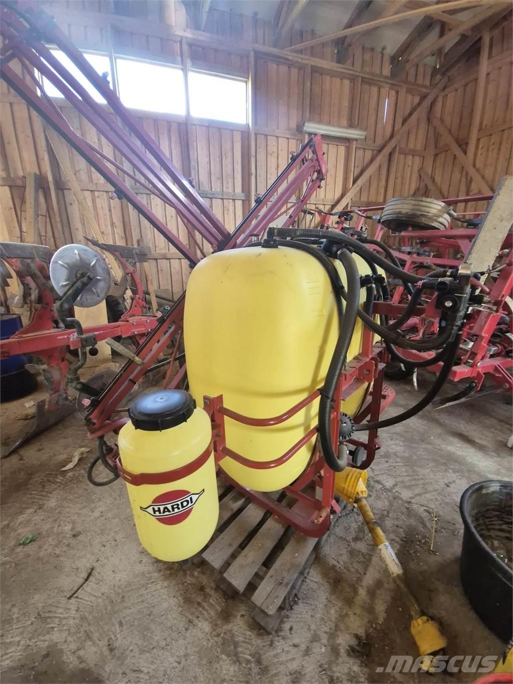 Hardi 600/11 Причіпні обприскувачі
