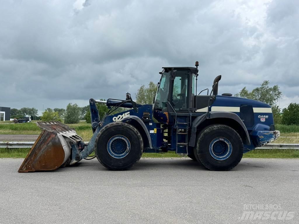 CASE 921E Фронтальні навантажувачі