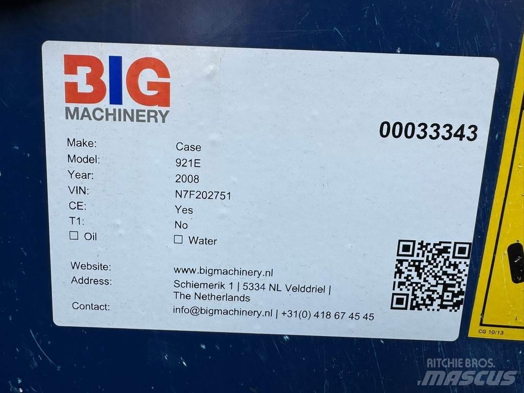 CASE 921E Фронтальні навантажувачі