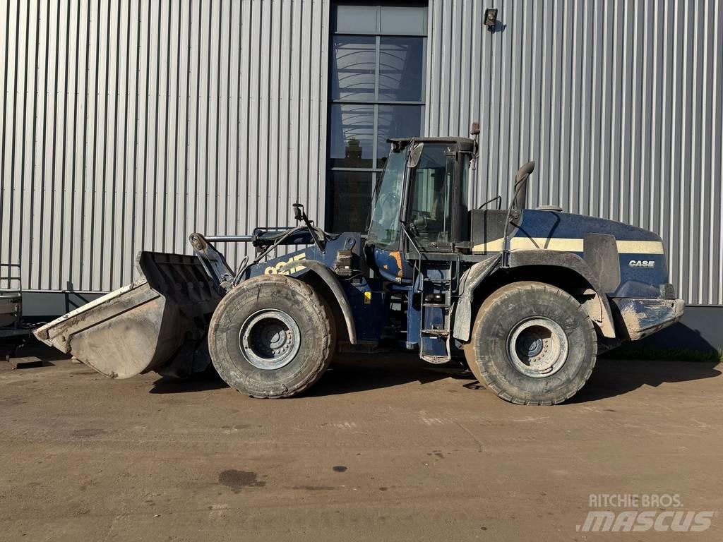 CASE 921E Фронтальні навантажувачі
