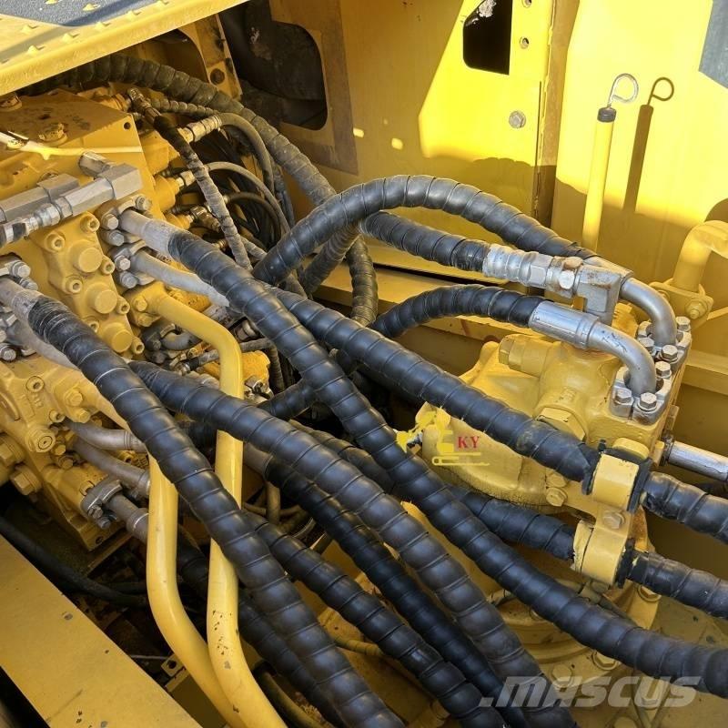 Komatsu PC 200-8 Гусеничні екскаватори