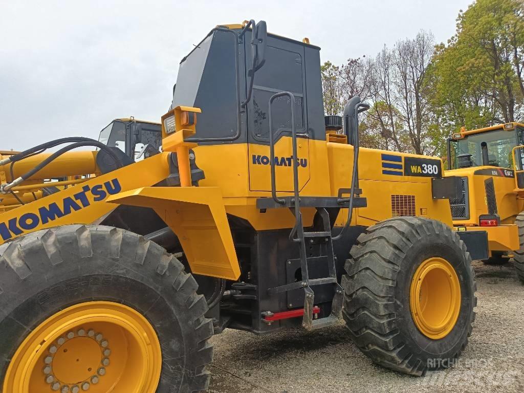 Komatsu WA 380 Фронтальні навантажувачі