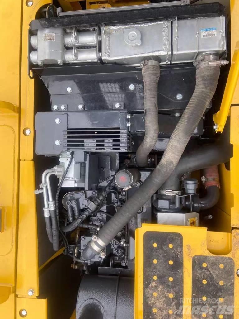 Komatsu PC 130 Гусеничні екскаватори
