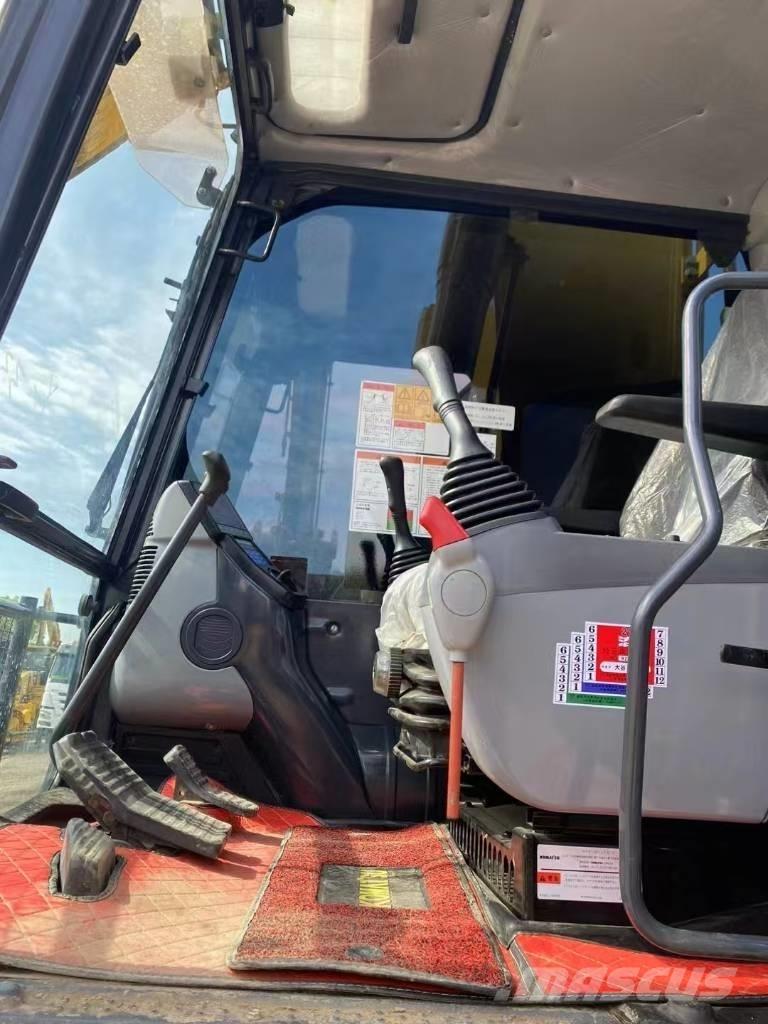 Komatsu 200-8 Гусеничні екскаватори